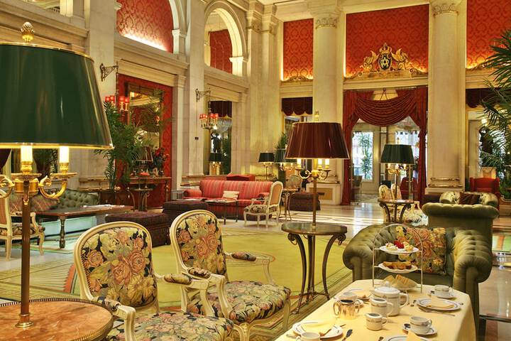 Entrance & Lobby