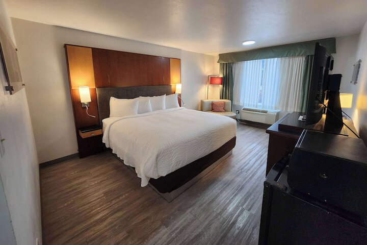 Room 73 of 114
