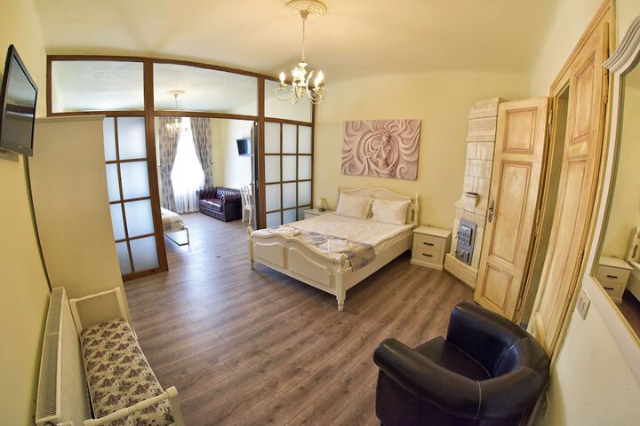 Room 15 of 44
