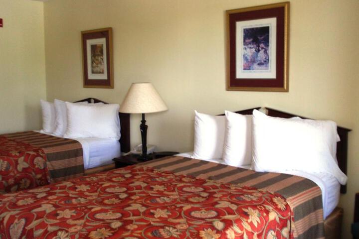 1 King Bed (4 of 4)