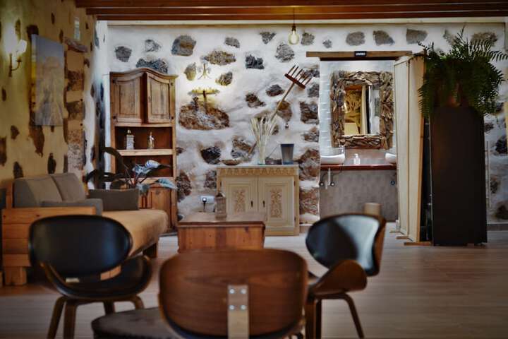 Dining 28 of 40