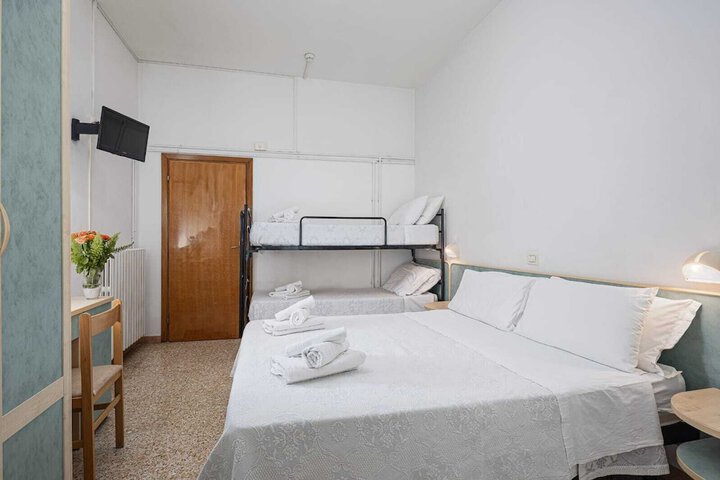 Room 8 of 36