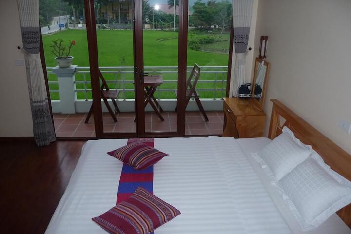 Room 3 of 33