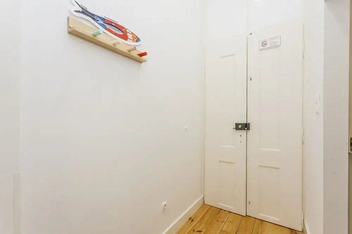 Room 10 of 19