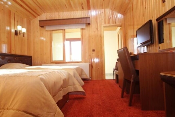 Room 4 of 26