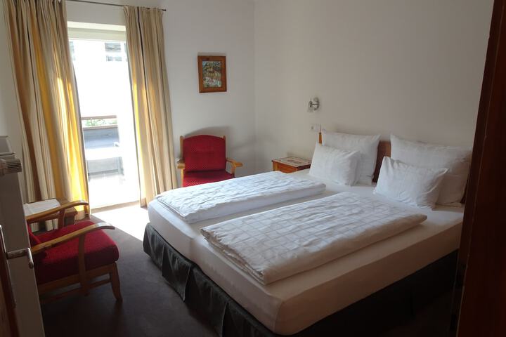 Room 17 of 41