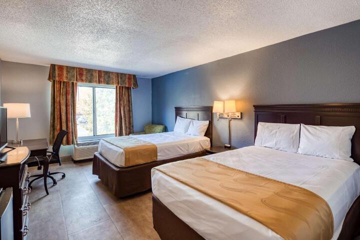 2 Double Beds High Speed Internet Accessible Microwave, Refrigerator Work Desk Continental Breakfast (8 of 9)