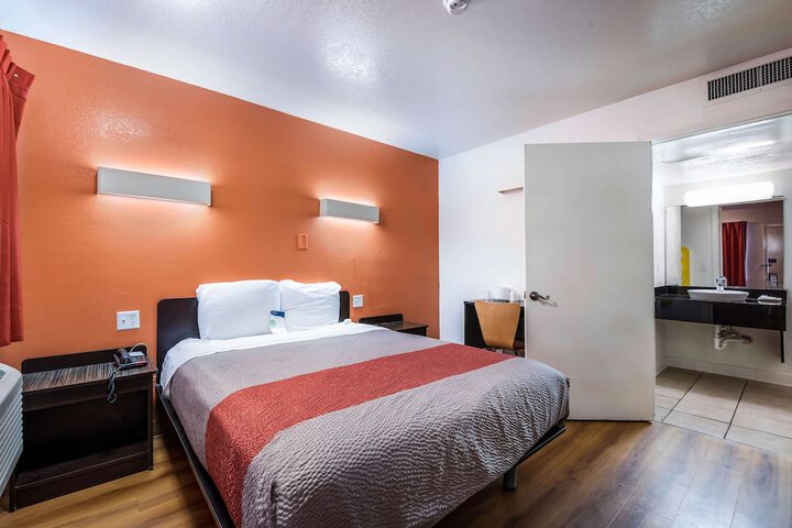 Room 29 of 75