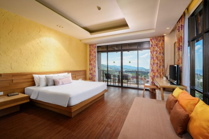 Room 6 of 38