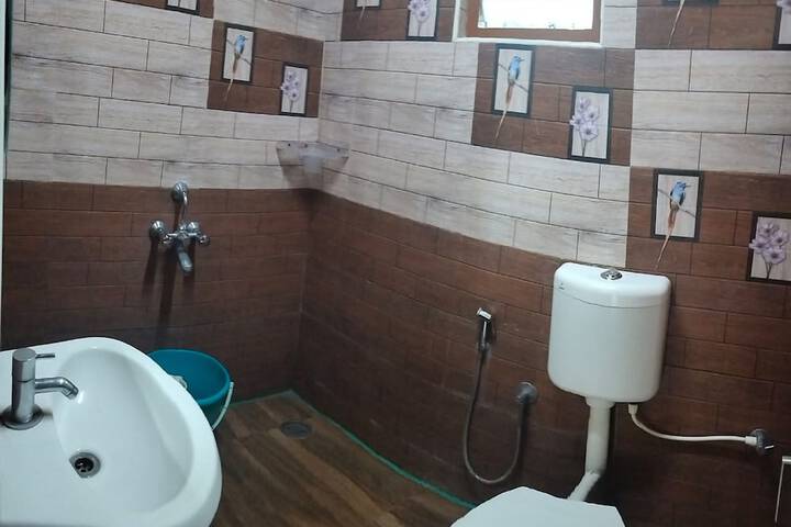 Room 24 of 33