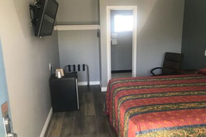 Room 12 of 20