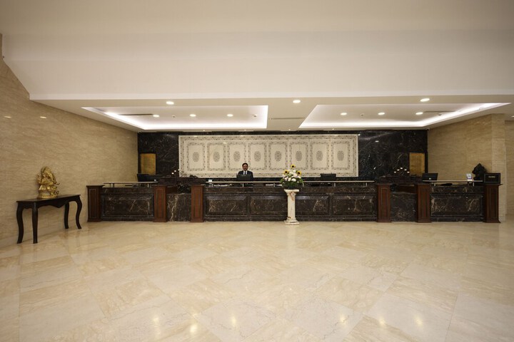 Check-in/check-out kiosk