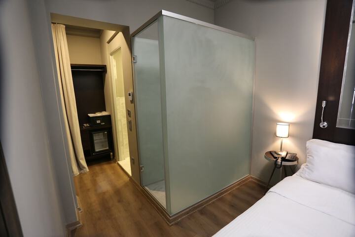 Room 12 of 93