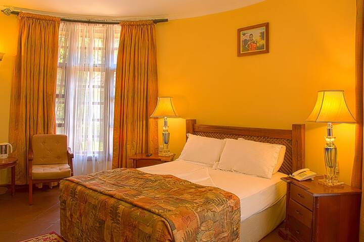 Room 2 of 6