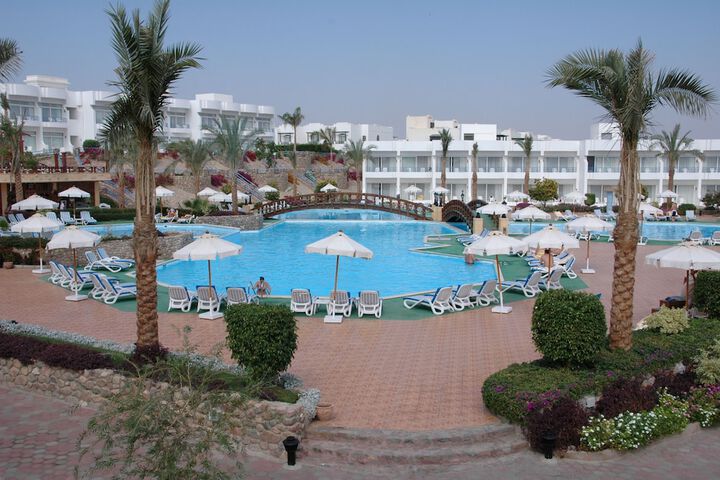 Pool 36 of 90