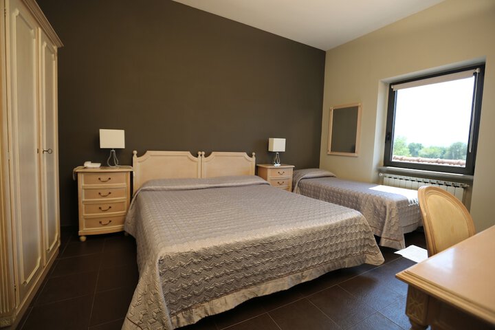 Room 11 of 30