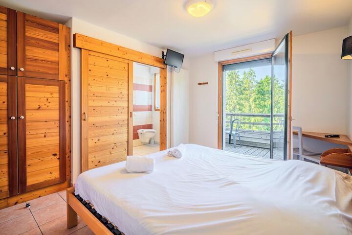 Room 5 of 38