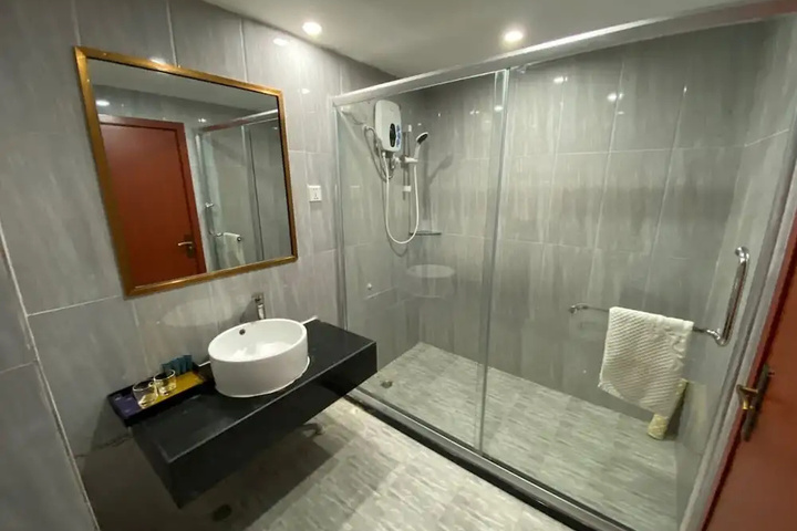 Room 8 of 15