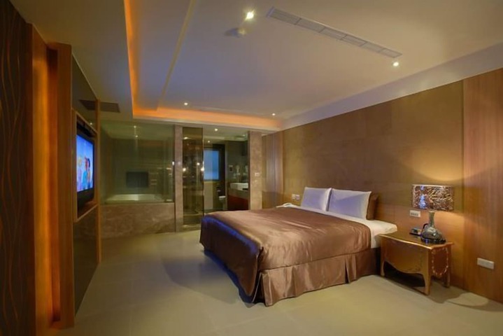 Room 13 of 107
