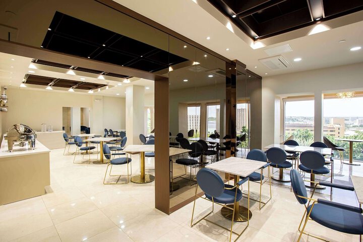 Dining 41 of 51