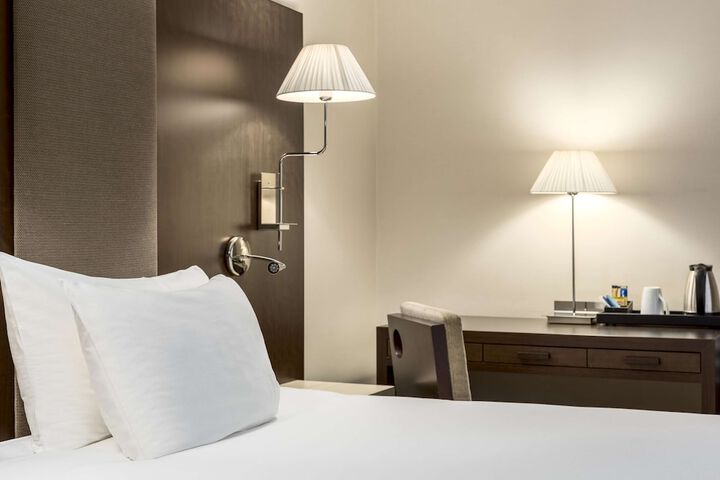 Room 7 of 42