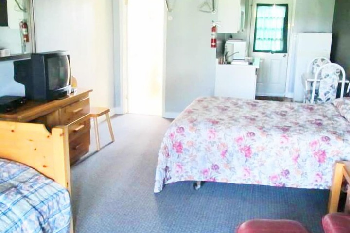 Room 11 of 37