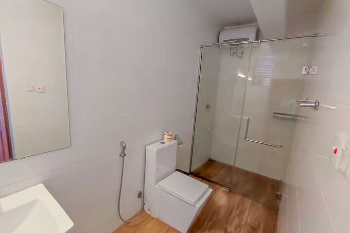 Room 32 of 48