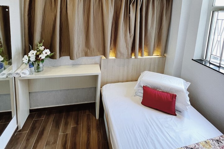 Room 22 of 50