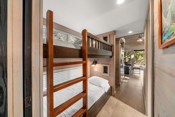 Room 21 of 180