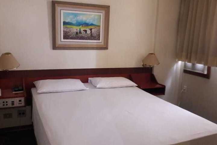 Room 2 of 27