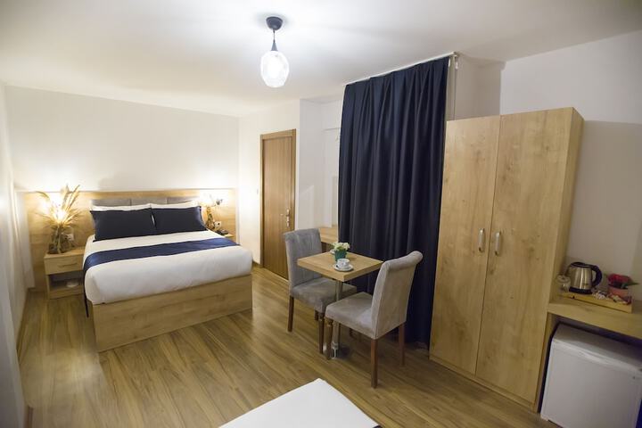 Room 42 of 85