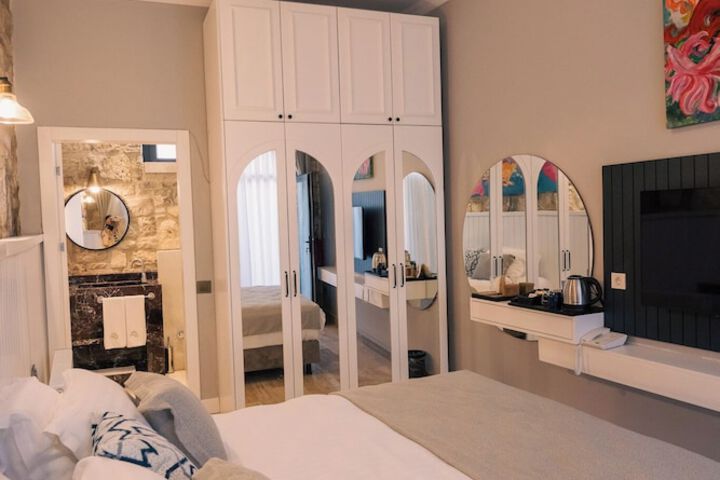 Room 21 of 53