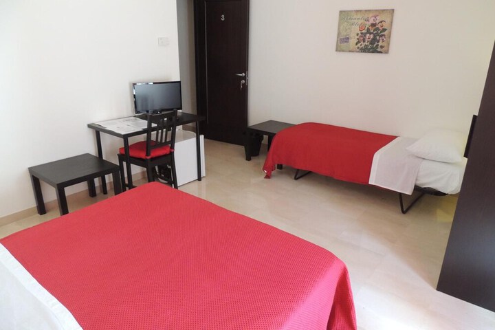 Room 32 of 63