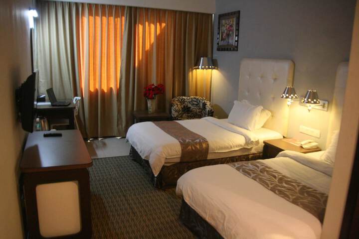 Room 10 of 53
