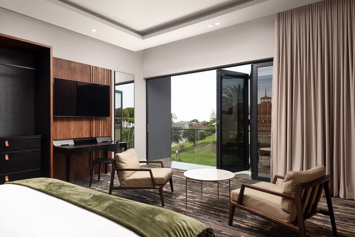 Room 14 of 38
