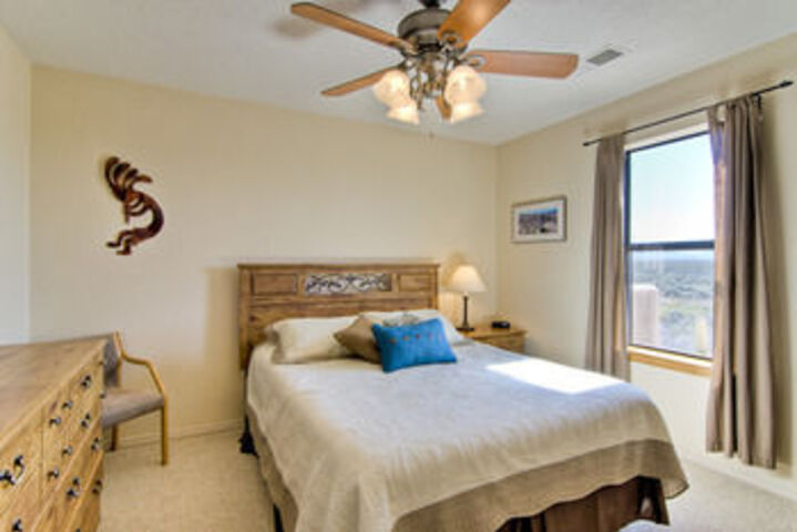 Room 13 of 27