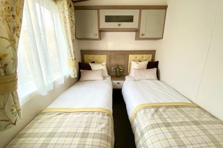 Room 2 of 20