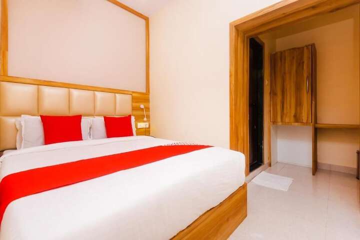 Room 10 of 11