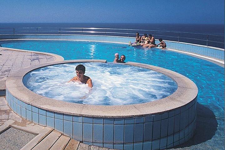 Pool 45 of 102
