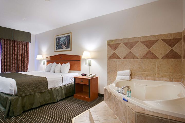 Room 4 of 12