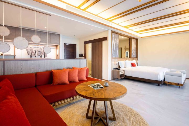 Room 18 of 245
