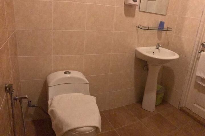 Room 15 of 32