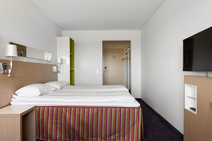 Room 37 of 87