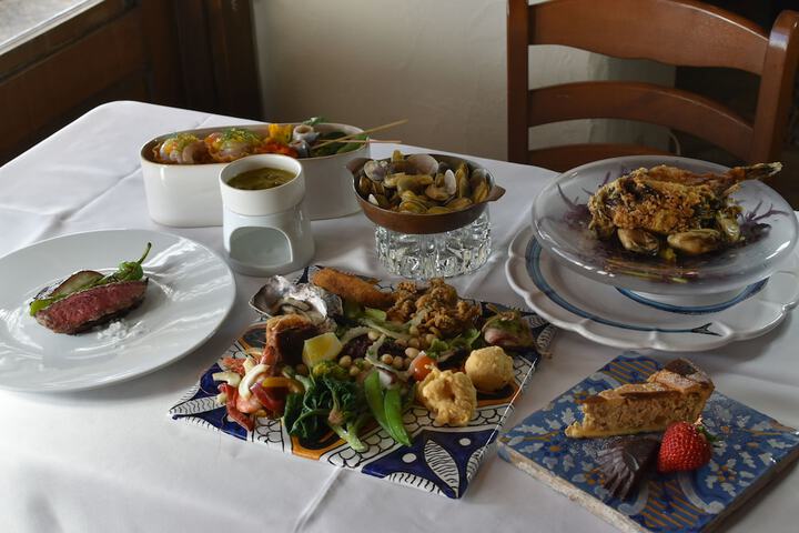Dining 34 of 67