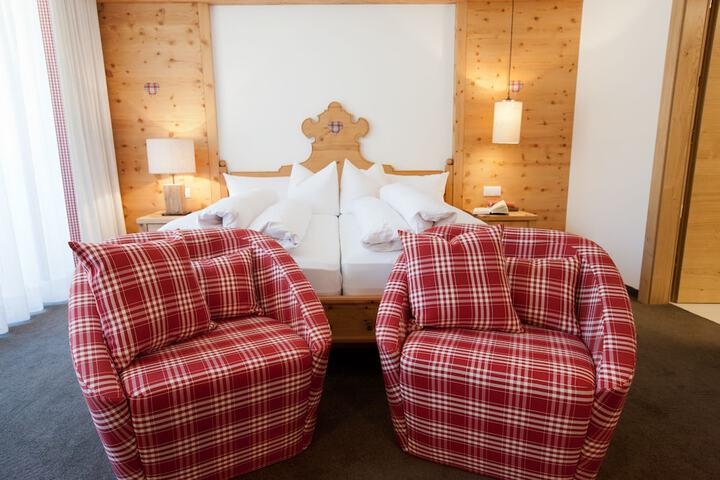 Room 3 of 49