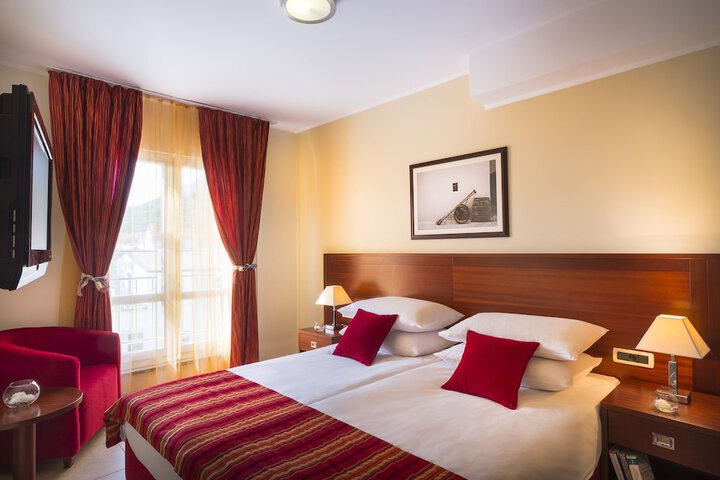 Room 20 of 64
