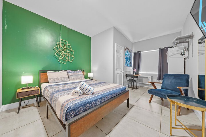 Studio Queen Bed (41 of 43)