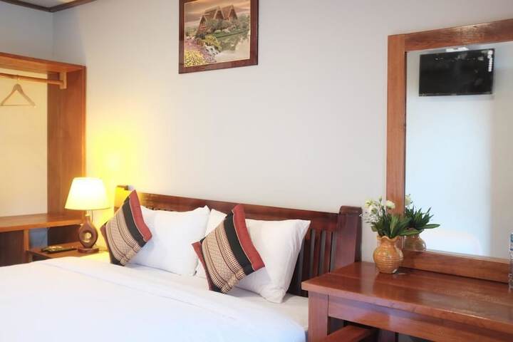 Room 2 of 38