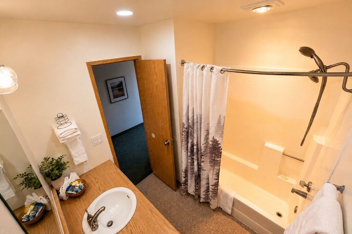 Room 10 of 32
