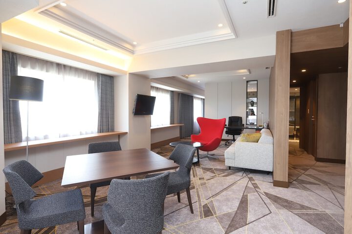 Room 5 of 92